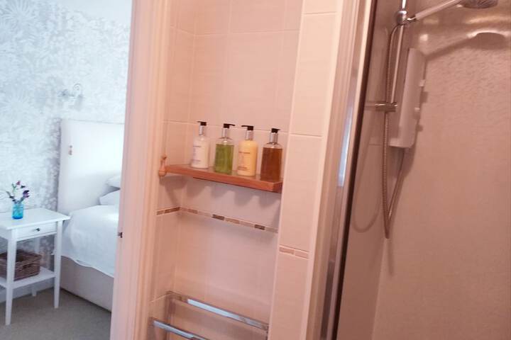 Room 9 of 38