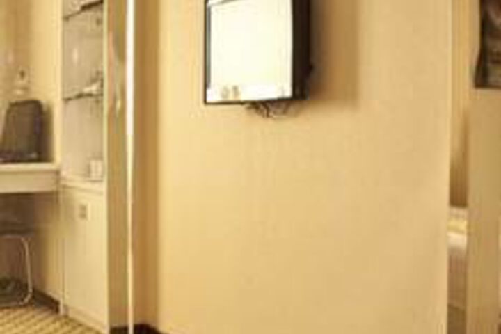 Room 59 of 83