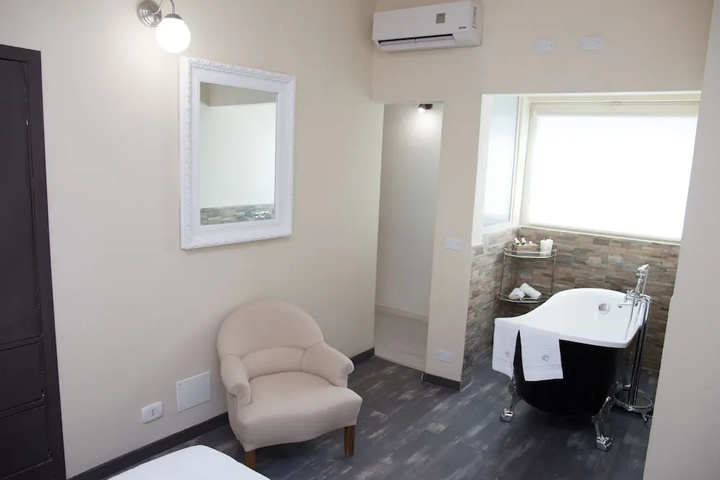 Room 8 of 21