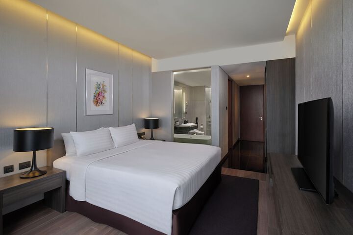 Room 28 of 122