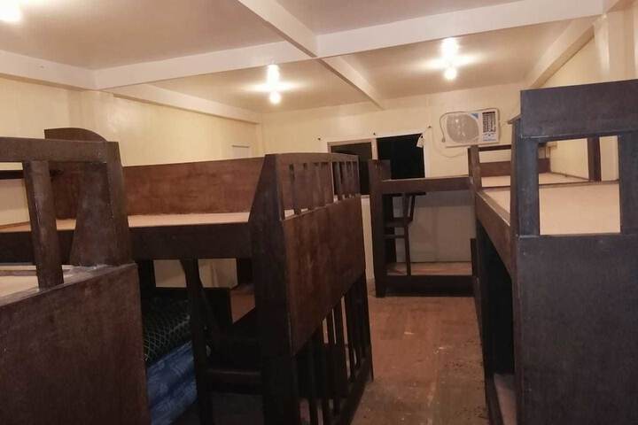 Room 2 of 25