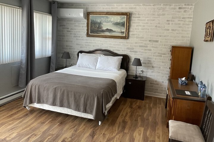 Room 3 of 25