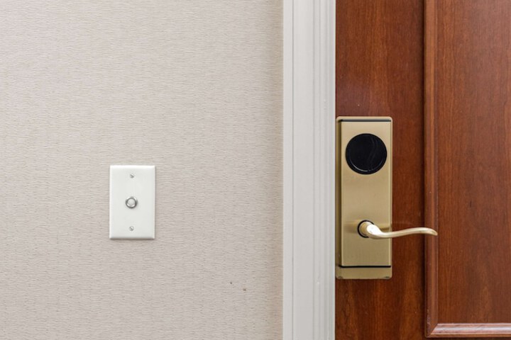 Room 36 of 182