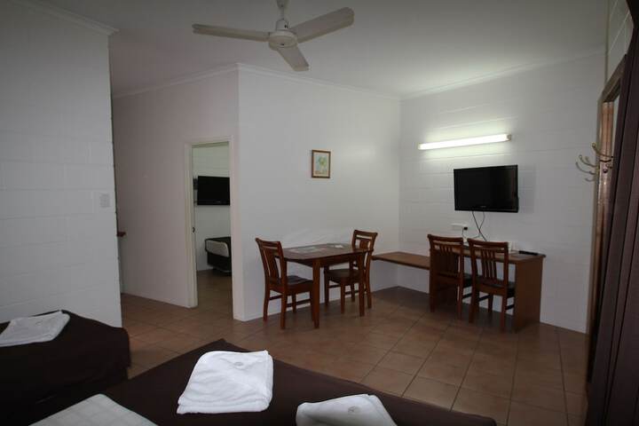 Room 6 of 40
