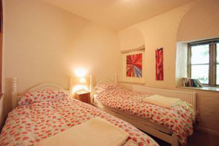 Room 5 of 16