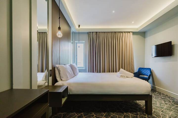 Room 43 of 263