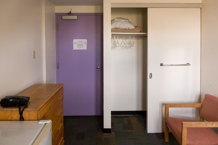 Room 11 of 31