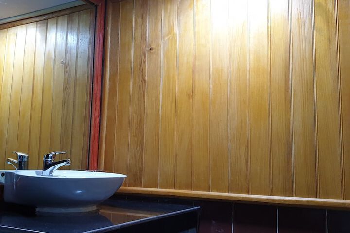 Room 10 of 17