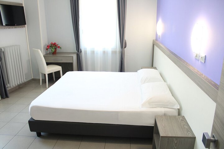 Room 5 of 41