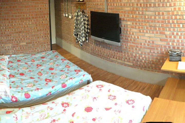 Room 15 of 81