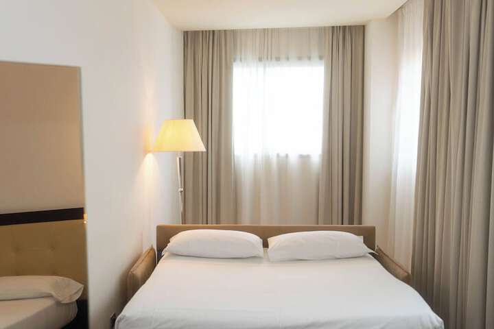 Room 58 of 132