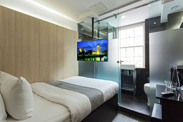 Room 4 of 36