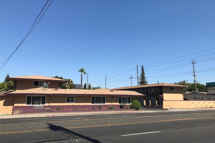 Economy Inn