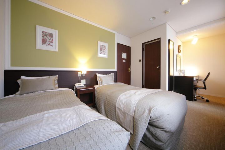 Room 17 of 60