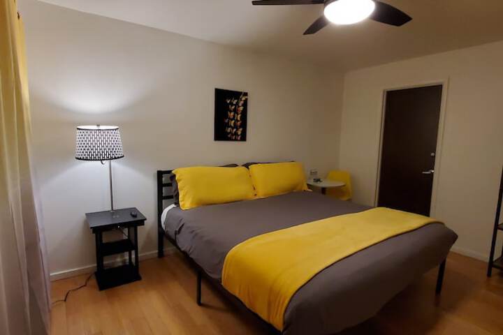 Room 6 of 52