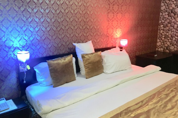 Room 3 of 24