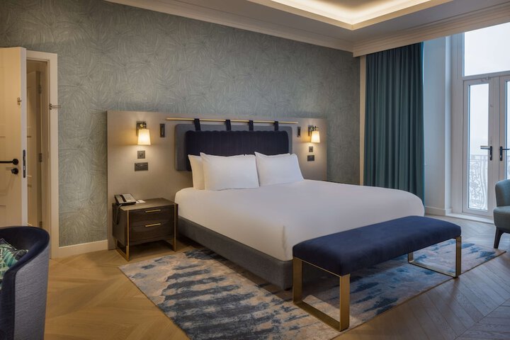 Room 40 of 182