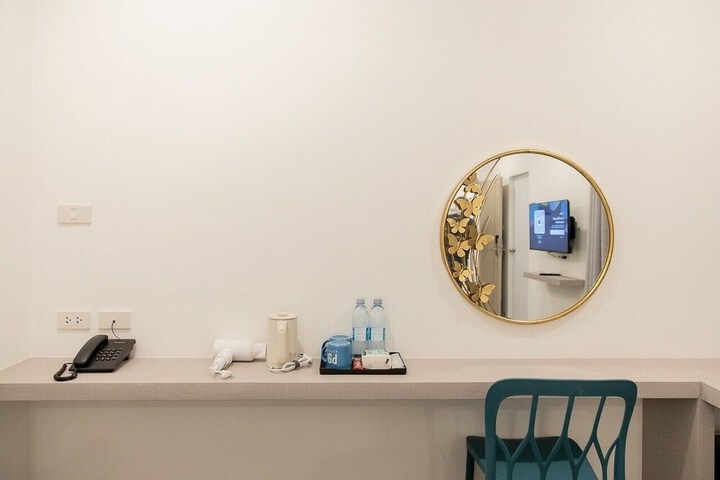 Room 5 of 20