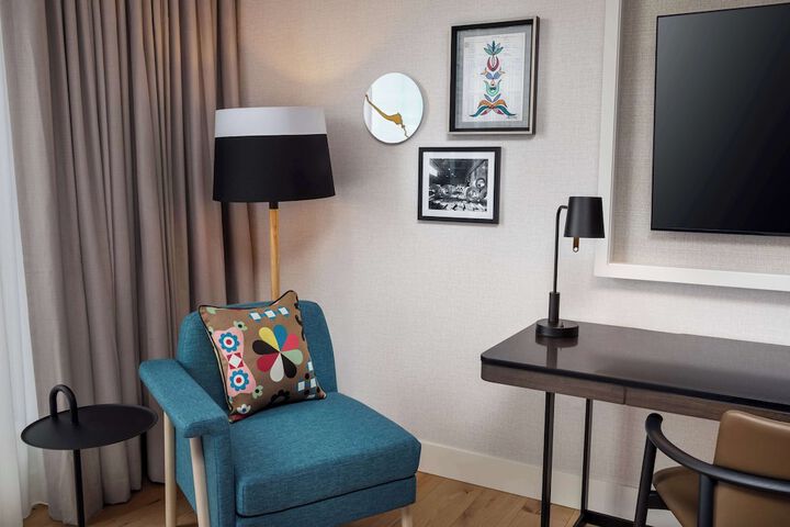 Room 8 of 62