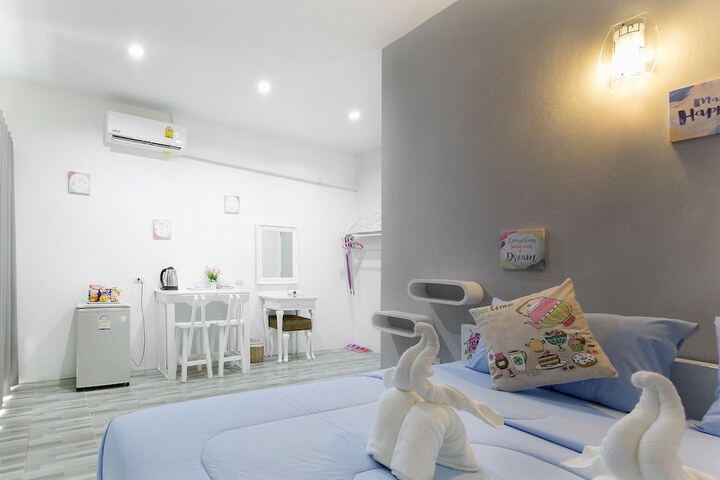 Room 8 of 50