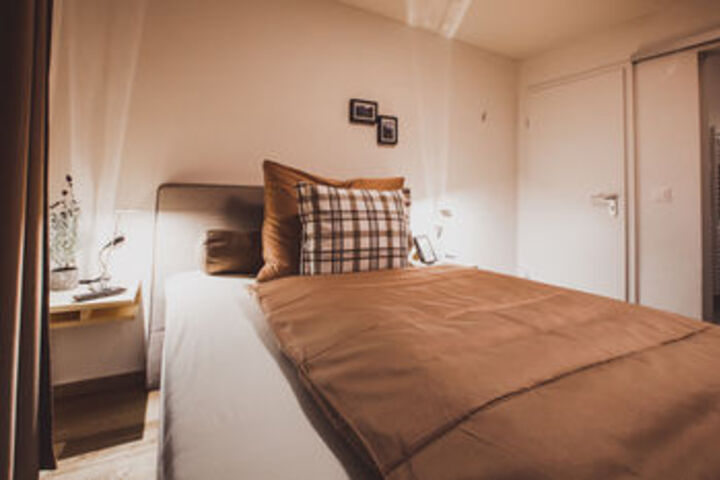 Room 34 of 65