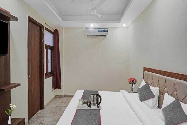 Room 5 of 20