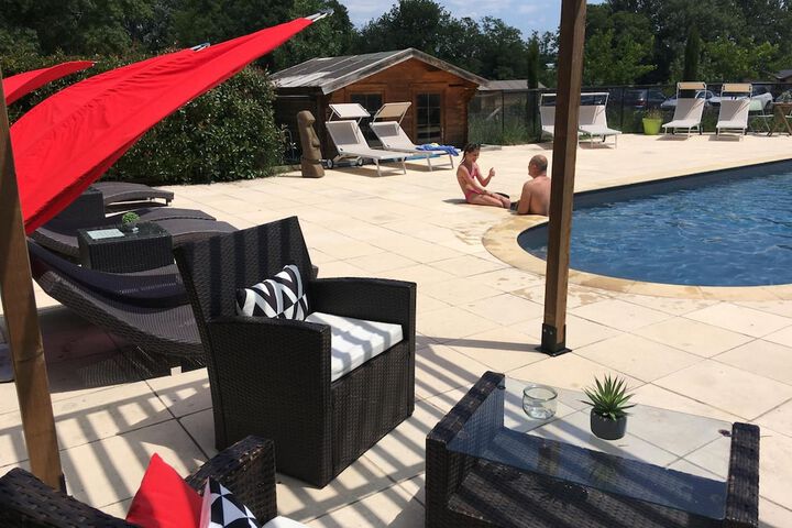 Pool 33 of 55