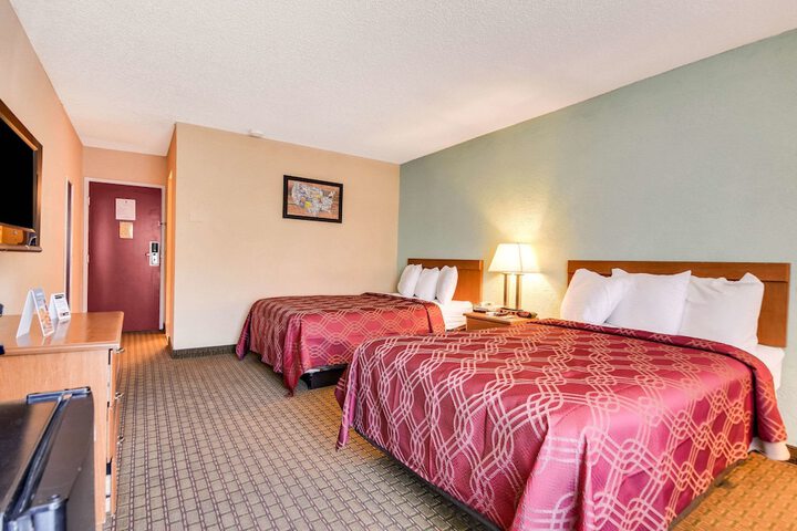 2 Double Beds (1 of 31)