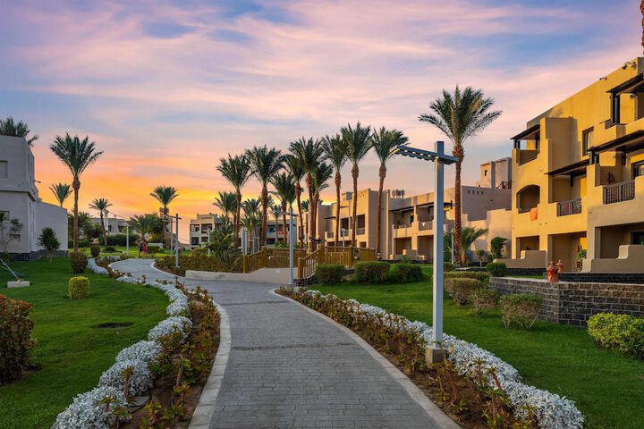 Hotel Exterior 201 of 243
