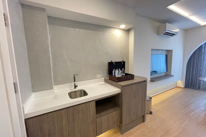 Room 34 of 113