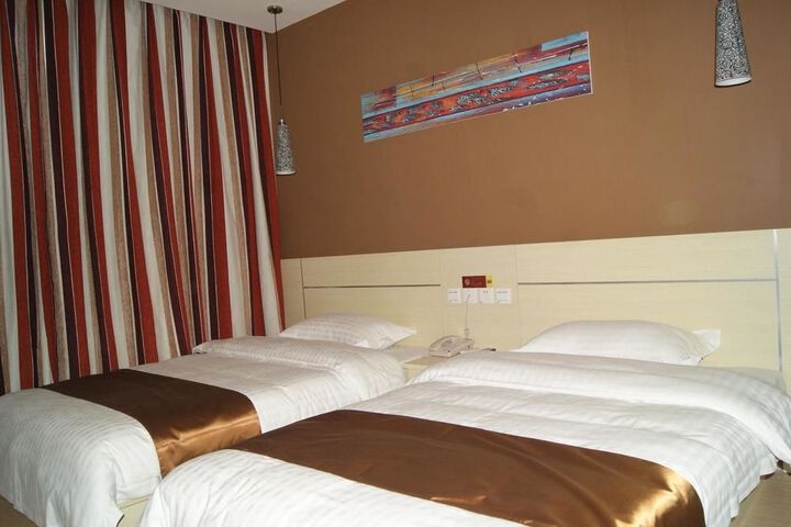Room 9 of 35