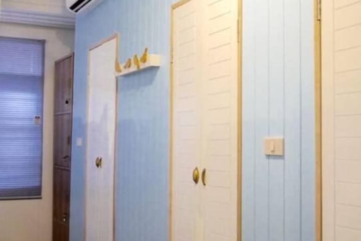 Room 26 of 46