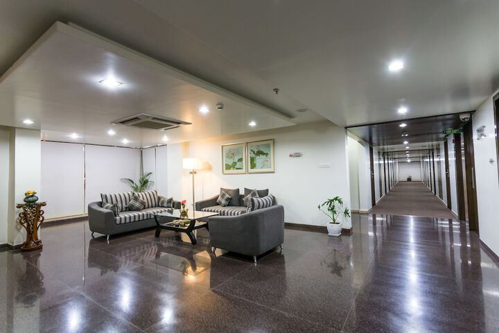 Entrance & Lobby