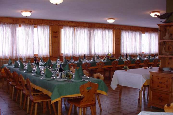 Dining 42 of 82