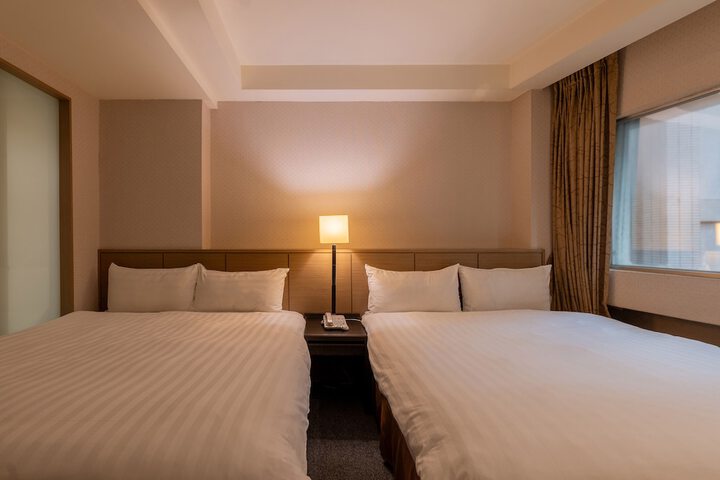 Room 28 of 119