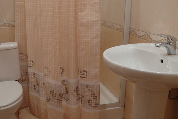 Room 10 of 46