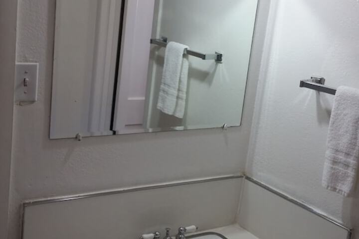 Room 30 of 40