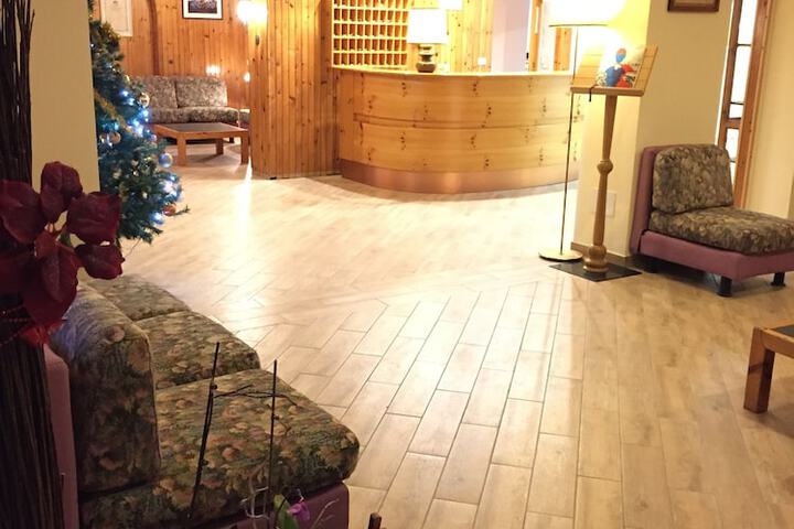 Guest Lobby