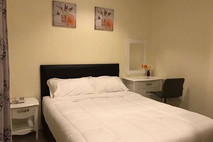 Room 5 of 19