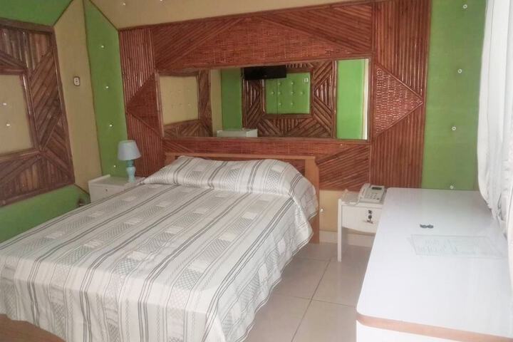 Room 10 of 40