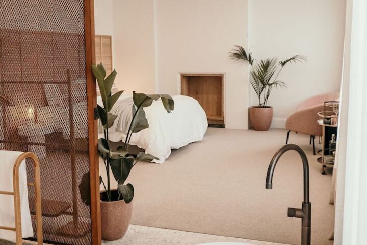 Room 19 of 46