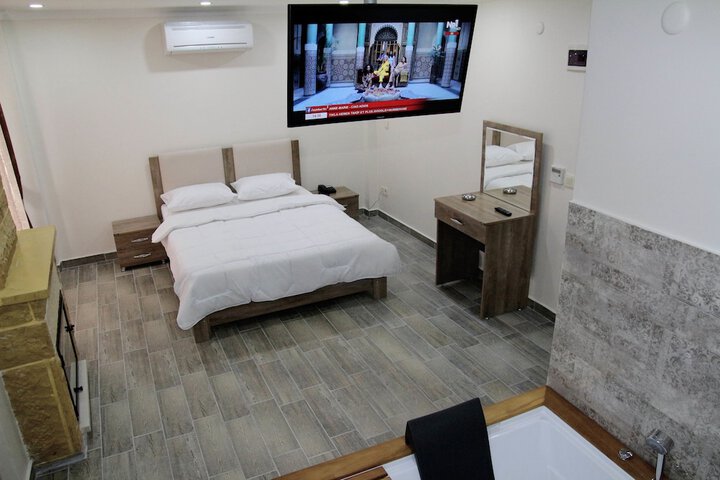 Room 4 of 30