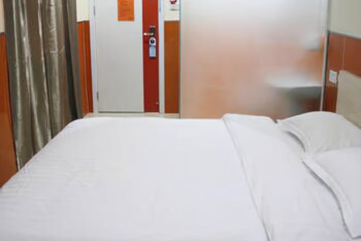 Room 1 of 7