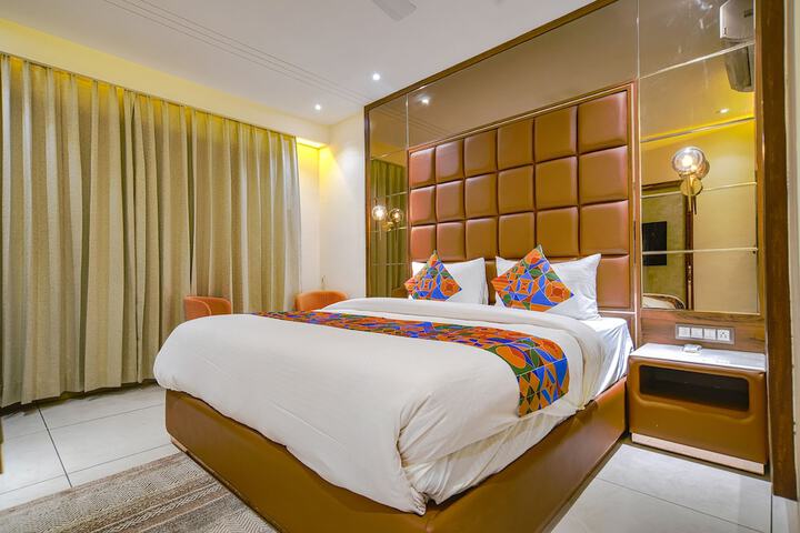 Room 28 of 33