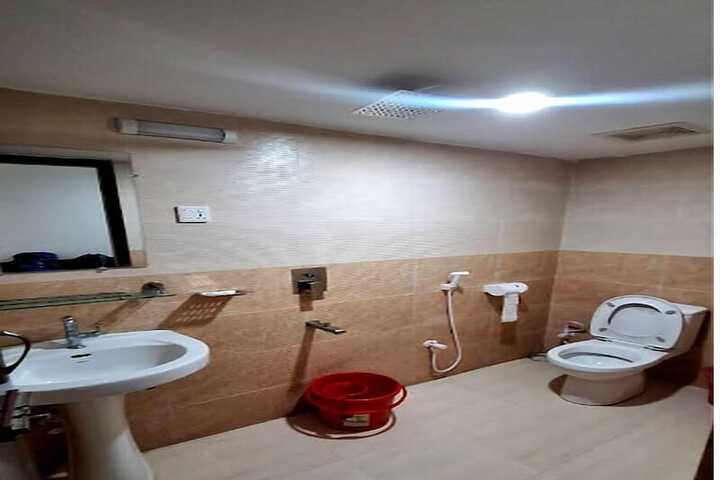 Room 9 of 10