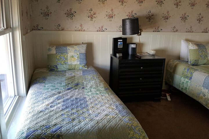 Room 4 of 42