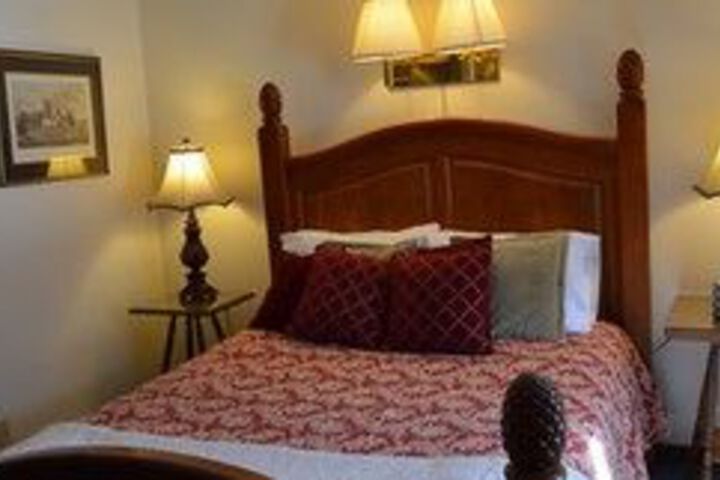Room 33 of 47