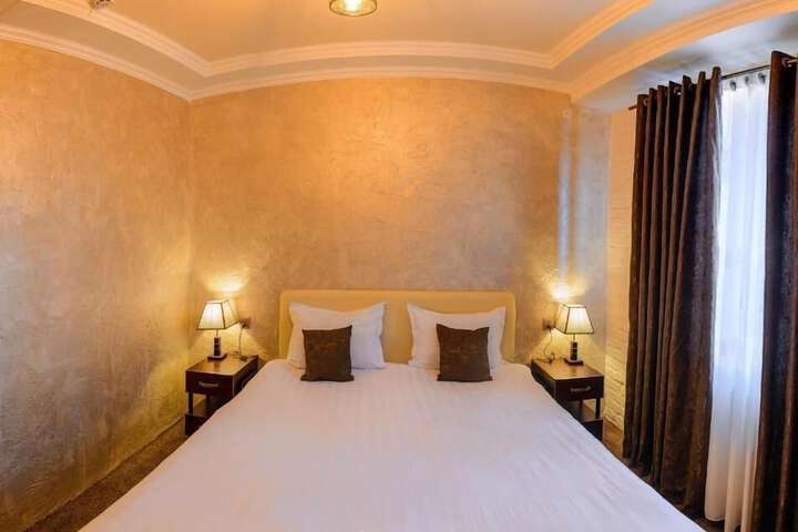 Room 3 of 22