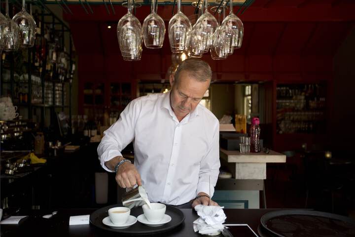 Breakfast/Coffee Service 24 of 37