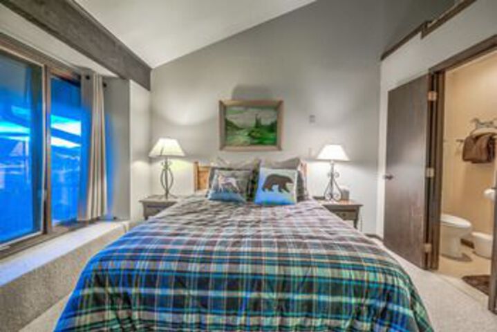 Room 105 of 155